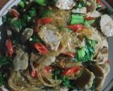 Foto langkah ke 6 dari resep Soun goreng bakso pedas saos tiram.