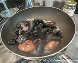 Foto del passaggio 4 della ricetta Vellutata di zucca e patate con frutti di mare