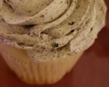 A picture of step 4 of White Cupcakes with whipped Oreo icing.