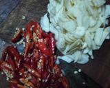 Hình bước làm 2 của món Măng ngâm ớt