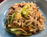 这样利用剩余食材，既配出了营养，又搭出了美味 ——- 韩式泡菜酱淋 火鸡丝· 芦笋片· 豆腐的食譜步驟8照片