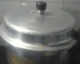 A picture of step 1 of Chana Masala.