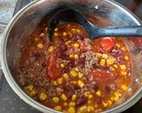 Foto langkah ke 5 dari resep Chili Con Carne (sup tomat dengan isian daging giling dan cabai).