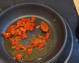Foto del paso 10 de la receta: Tortilla de patata con Tomate seco y parmesano