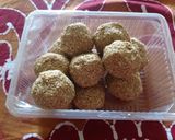 A picture of step 5 of Til dry fruits gur laddoo.