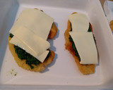 Foto del paso 3 de la receta: Filetes de pollo con espinacas a la crema