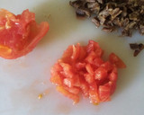 Foto del paso 3 de la receta: Ensalada de habitas baby en aceite con anchoas en conserva