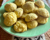 Foto del paso 2 de la receta: Masitas de coco, para aprovechar las yemas!