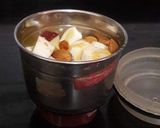 A picture of step 2 of Apple banana shake.