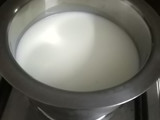 लॉकडाउन स्वीट दूध (Lockdown Sweet doodh recipe in Hindi)