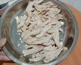 Foto langkah ke 2 dari resep Ayam Suwir Sambal Bawang.