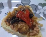 Foto del paso 8 de la receta: Pan con atún, hongos, cebolla y morrón