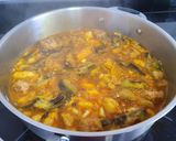 Foto del paso 4 de la receta: Arroz con pollo, mini-albóndigas y alcachofas
