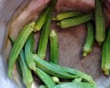 A picture of step 1 of Masala Bhindi Fry.