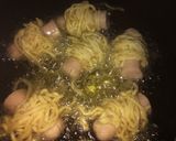 Foto langkah ke 3 dari resep 74. Mie Gulung Sosis.