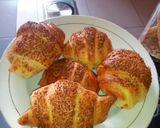 Foto langkah ke 4 dari resep Croissant isi Sosis (with danish pastry sheet).