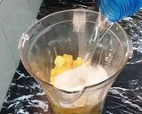A picture of step 2 of Mango Peach Slush.