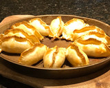 Foto del paso 4 de la receta: Empanadas de camarones y verdeo en salsa blanca