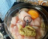 Foto langkah ke 2 dari resep Rolade ayam sosis.