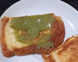 Foto langkah ke 4 dari resep Roti panggang teflon olesan susu matcha.