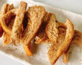 Hình bước làm 3 của món Sandwich bơ thảo mộc