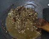 A picture of step 5 of Black Egg Curry.
