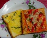 A picture of step 8 of Quick Pizza n Garlic Bread Sandwich.