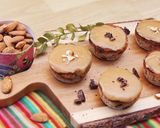 Foto do passo 1 de Muffins de Feijão branco e Banana com Pepitas de chocolate negro • Cobertura de Caramelo de Amêndoa