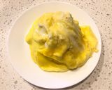 A picture of step 5 of Tornado Omelet Rice.
