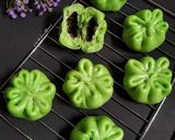 Foto langkah ke 9 dari resep Bapao Pandan Isi Cokelat.