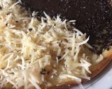 Foto langkah ke 3 dari resep Martabak manis teflon.