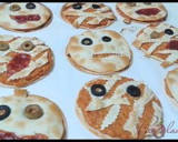 Foto del paso 4 de la receta: Empanadillas fantasma al horno