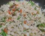 इन्स्टंट व्हेज पुलाव (instant veg pulav recipe in marathi) रेसिपी स्टेप 3 फोटो 