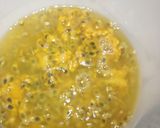 A picture of step 1 of Strawberry lemonade passionzer drink.