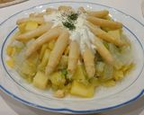 Foto del paso 5 de la receta: Cocido de Col China y Patatas con Yemas de Espárragos