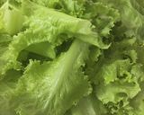 Hình bước làm 1 của món Xà lách trộn trứng