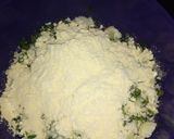 A picture of step 2 of Hare Bhare Pakode 😋.