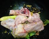 Foto langkah ke 4 dari resep Ayam Goreng Lengkuas.