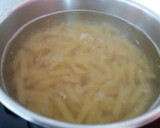 Foto del paso 1 de la receta: Macarrones con jamón York, calabacines y quesitos