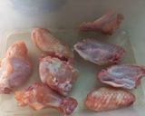 A picture of step 1 of Buffalo Hot Chicken 🐔 wings.