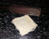 A picture of step 2 of Jam and Choco Sandwich.