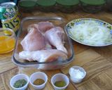 Foto del paso 1 de la receta: Pollo al jugo horneado con cerveza y mandarina al estilo Mari