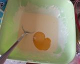 A picture of step 5 of Lumpur cheese cake.