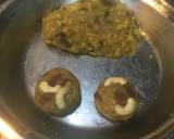 Makki Ki Roti ke ladoos recipe step 4 photo