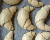 Házi (Szezàmagos) Vajas Kifli recept fázis 3 fotója