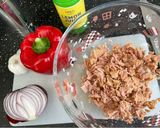 A picture of step 1 of Quick Tuna Salad Lunchbowl.