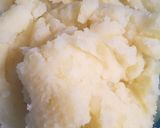 Foto langkah ke 2 dari resep Cheesy potato bites.
