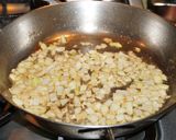 Foto del paso 2 de la receta: MUSLOS DE POLLO A LA CAZADORA (CHASSEUR), FRANCÉS. JON STYLE