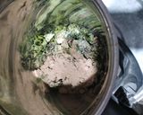A picture of step 2 of Green chutney.