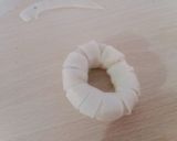 A picture of step 8 of Chinese samosay.
